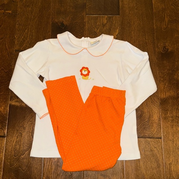 Luigi Kids Other - Luigi Kids Crocheted Lion Matching Set size 6, fits like a 5